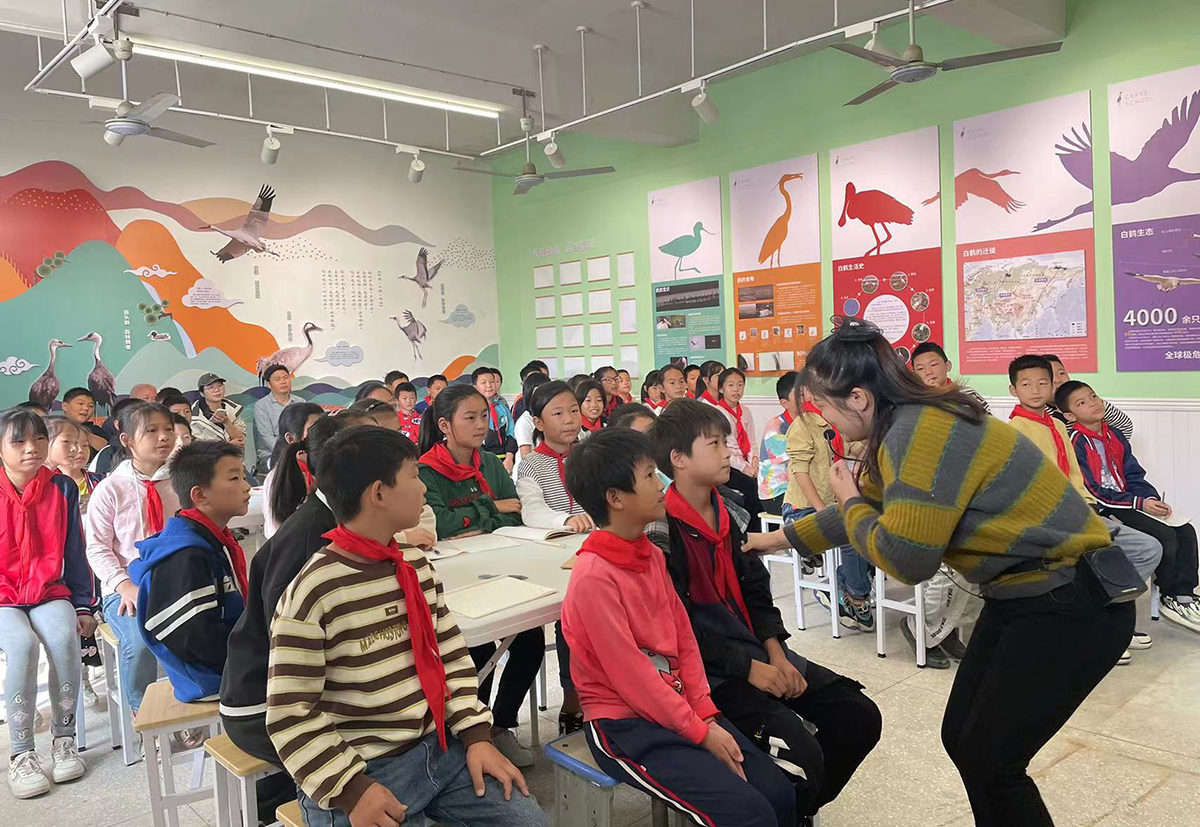 Students attend their first Crane School lessons in Lusigang Primary School. Yu Qian/International Crane Foundation